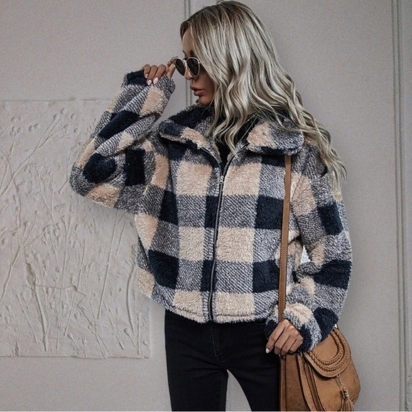 Checkered Zip up jacket ( fuzzy puffer ) - Picture 3 of 5